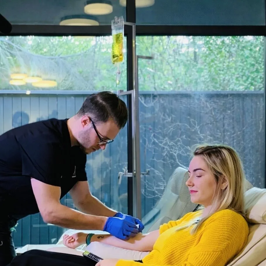 Bellevue medical IV lounge therapy room at Holistique Medical Center
